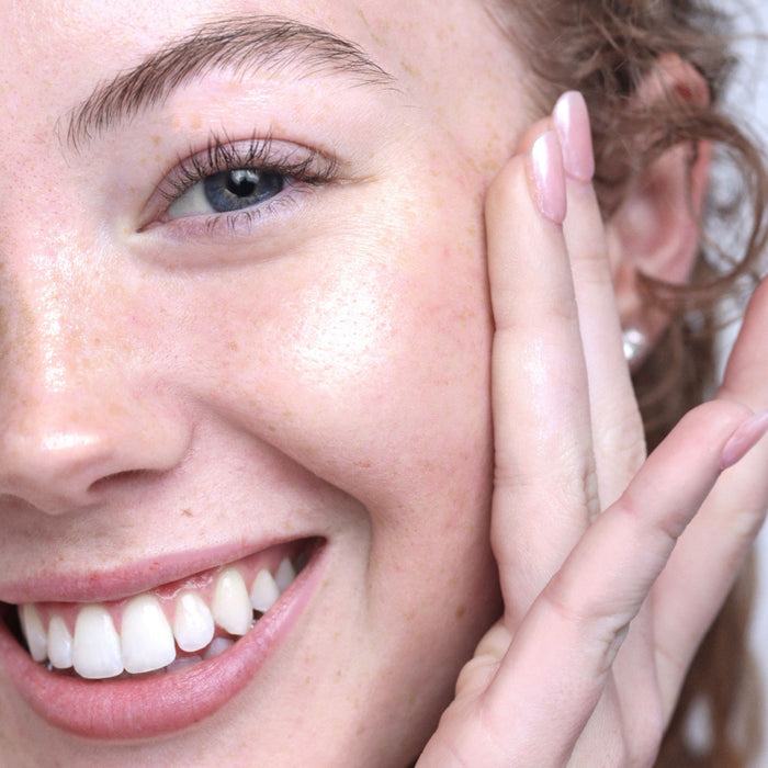 Think Bright Glow + Hydrate Serum with Vitamin C & Hyaluronic Acid