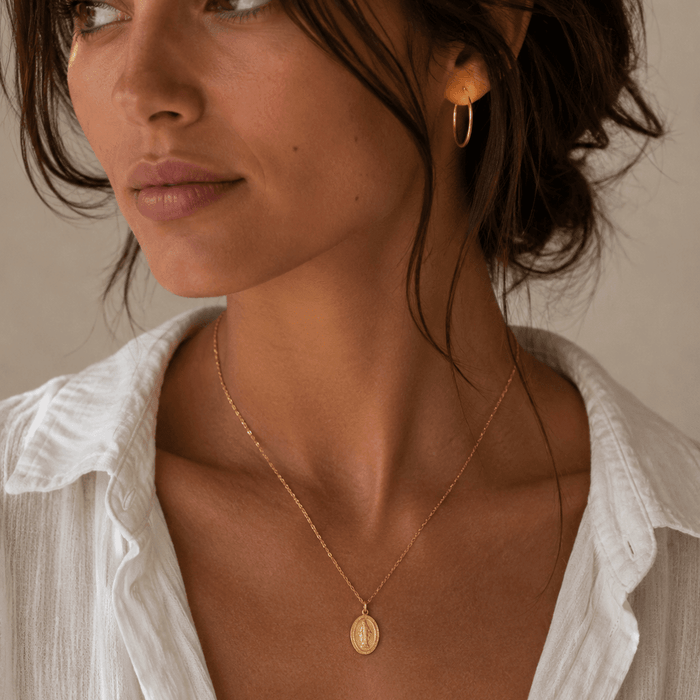 Virgin Mary Pendant Necklace - Le Serey