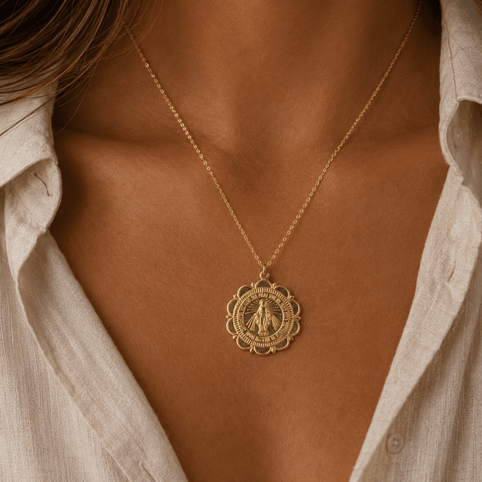 Virgin Mary Scalloped Necklace - Le Serey